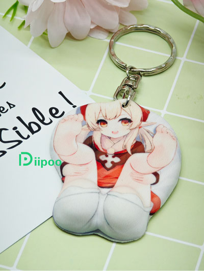 Brelok do kluczy z podkładką pod mysz 3D Diipoo przymocowany do torby jako stylowy gadżet