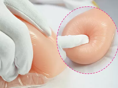 Elastische Silikonbrüste